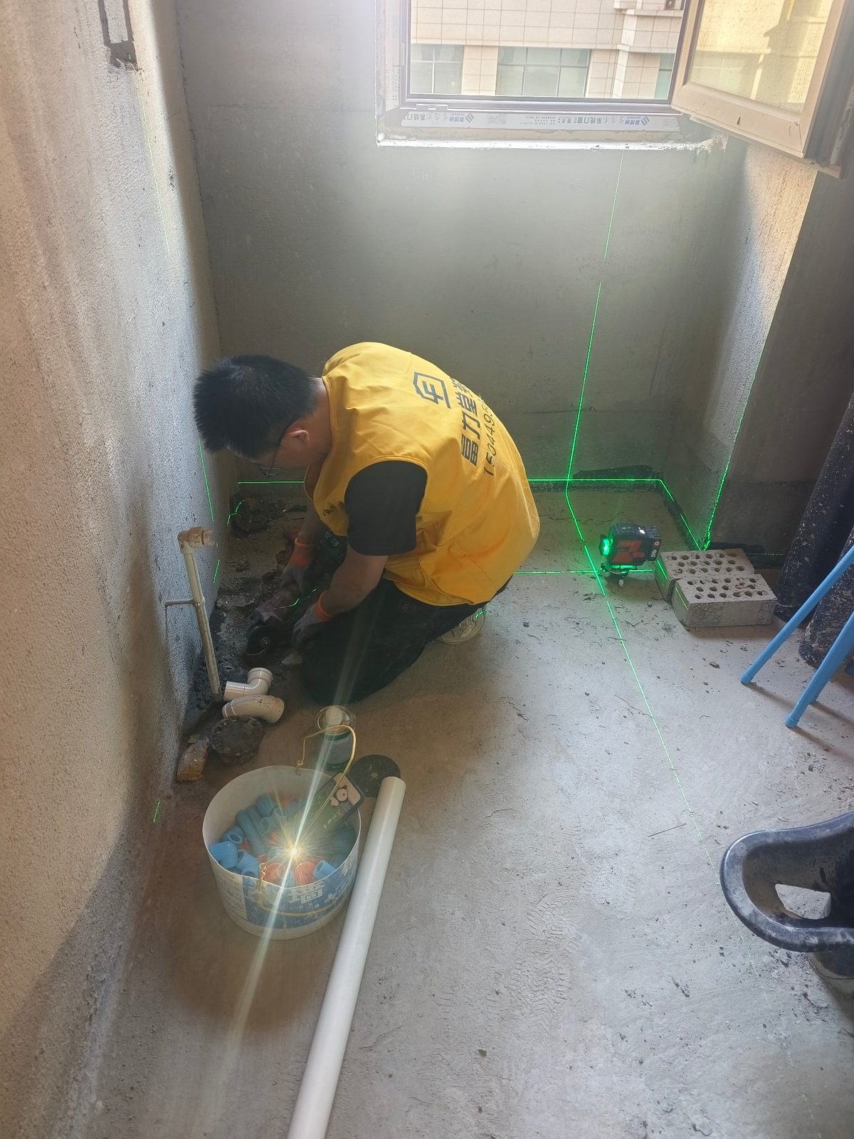 都市庭院工地：给排水点位施工